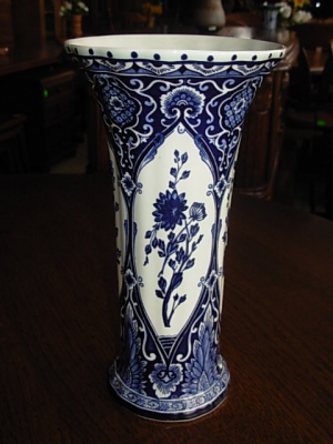 č.228 porcelánová váza DELFTS