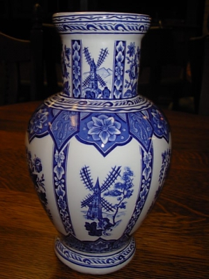 č.725 porcelánová váza DELFT