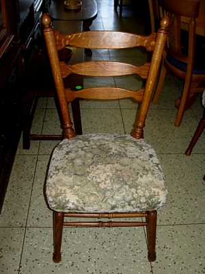 č.970 židle čalouněná