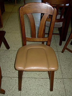 č.381 židle čalouněná