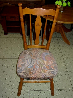 č.447 židle čalouněná