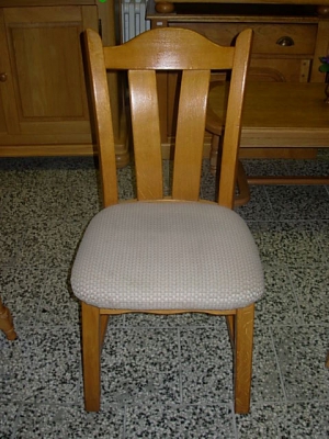 č.192 židle čalouněná