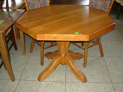 č.373 kuchyňský stůl osmihran 110x110 cm
