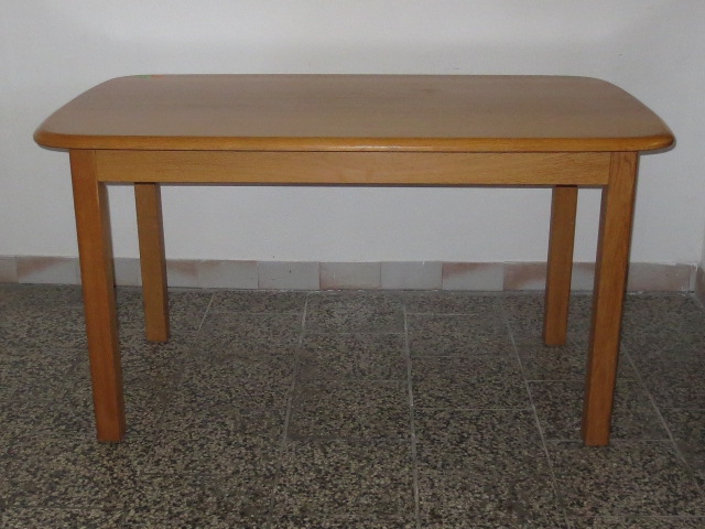 č.905 kuchyňský stůl obdelník 140x81 cm